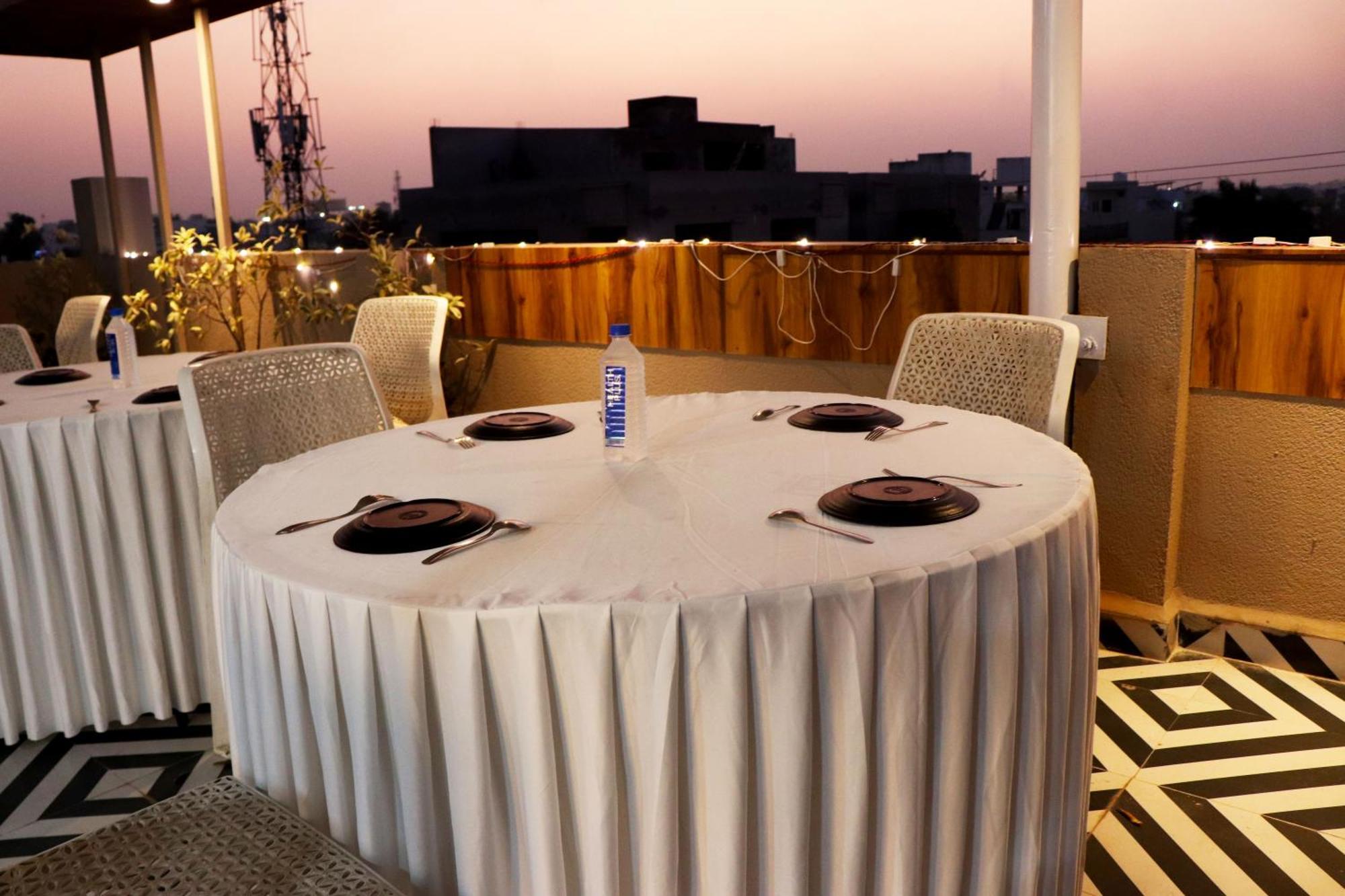 Hotel Aranyasutra Inaya, Indore Exterior photo